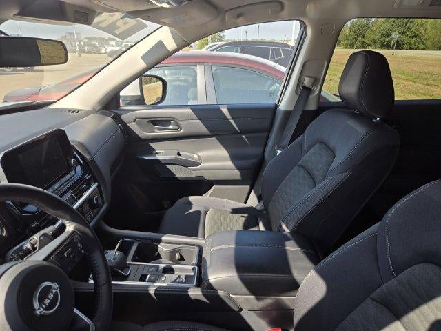 2025 Nissan Pathfinder SV 2WD