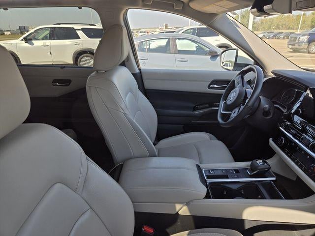 2023 Nissan Pathfinder SL 2WD