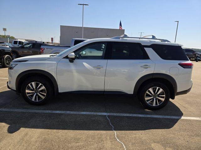 2023 Nissan Pathfinder SL 2WD