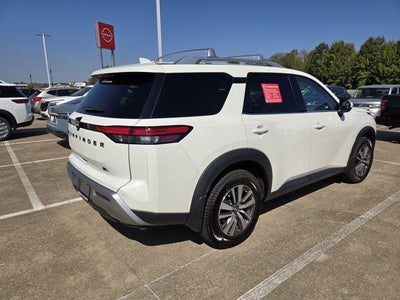 2023 Nissan Pathfinder SL 2WD