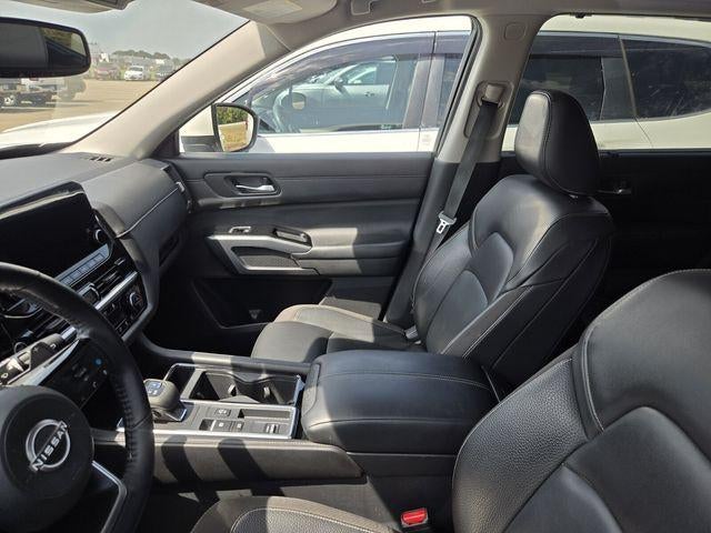 2022 Nissan Pathfinder SL 2WD