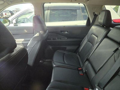 2022 Nissan Pathfinder SL 2WD