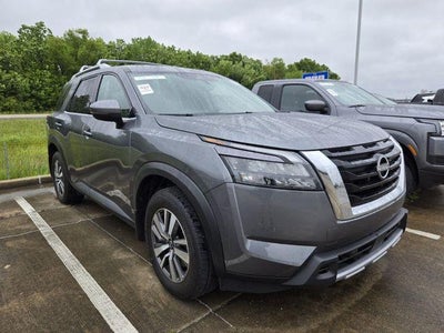 2025 Nissan Pathfinder SL 2WD