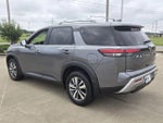 2025 Nissan Pathfinder SL 2WD
