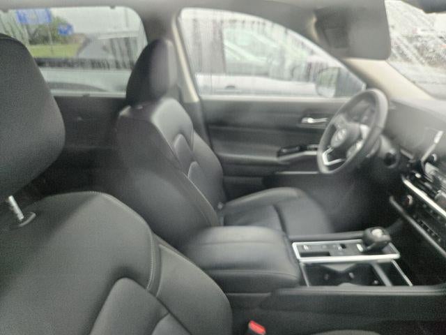 2025 Nissan Pathfinder SL 2WD