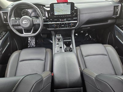 2025 Nissan Pathfinder SL 2WD