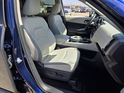 2025 Nissan Pathfinder SL 2WD