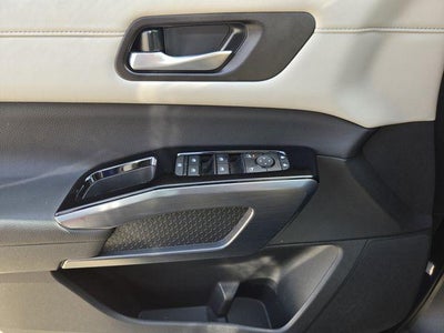 2025 Nissan Pathfinder SL 2WD