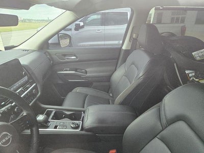 2025 Nissan Pathfinder SL 4WD