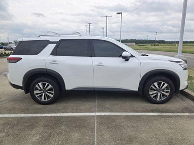 2025 Nissan Pathfinder SL 4WD