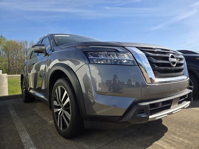 2024 Nissan Pathfinder Platinum 2WD