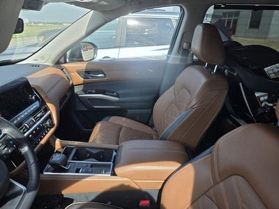 2025 Nissan Pathfinder Platinum 2WD