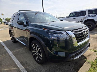 2025 Nissan Pathfinder Platinum 2WD