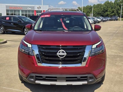 2025 Nissan Pathfinder Platinum 2WD