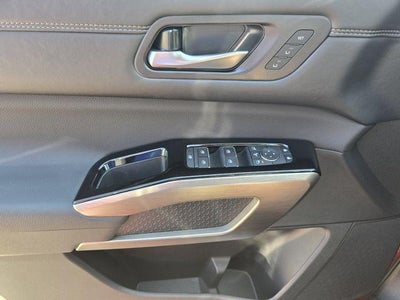 2025 Nissan Pathfinder Platinum 2WD