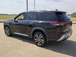 2024 Nissan Pathfinder Platinum 2WD