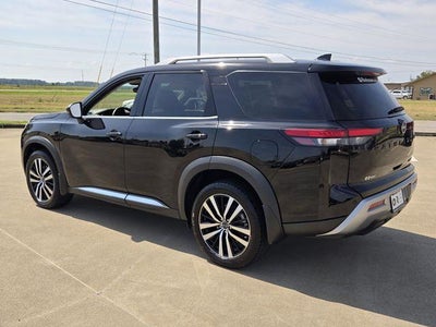2024 Nissan Pathfinder Platinum 2WD