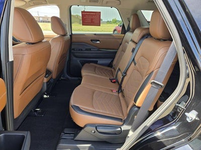 2024 Nissan Pathfinder Platinum 2WD