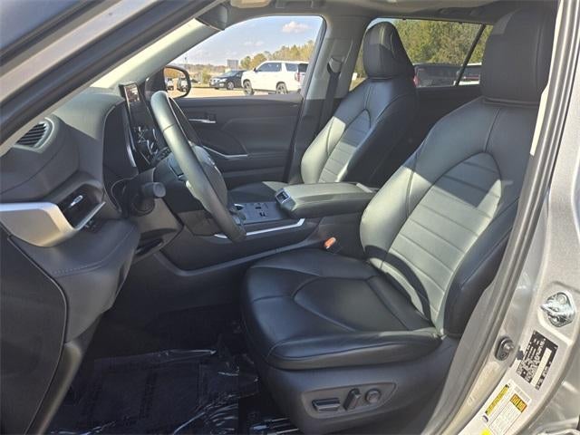 2024 Toyota Highlander Hybrid LE Nightshade FWD (Natl)