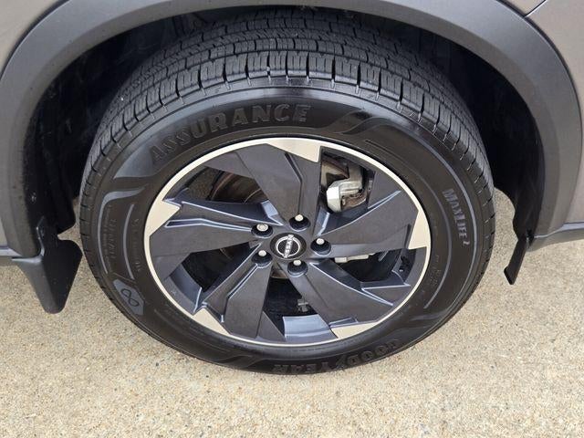 2024 Nissan Rogue FWD SV