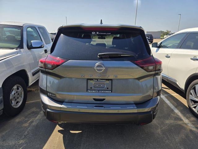 2025 Nissan Rogue FWD SV