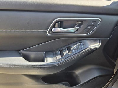 2025 Nissan Rogue FWD Platinum