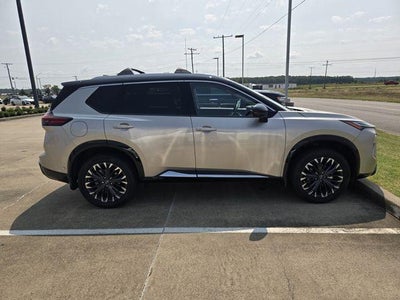 2025 Nissan Rogue FWD Platinum