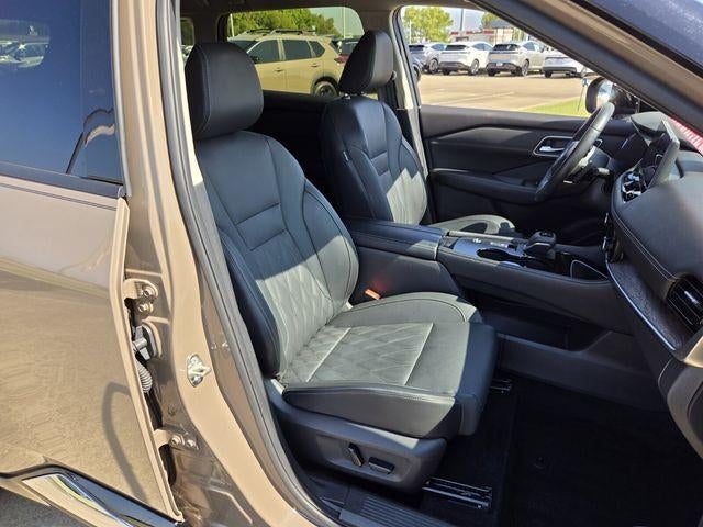 2024 Nissan Rogue FWD Platinum