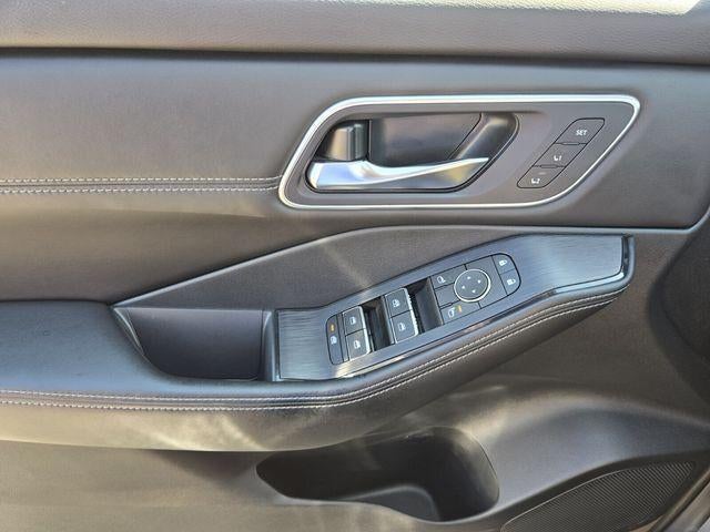 2024 Nissan Rogue FWD Platinum