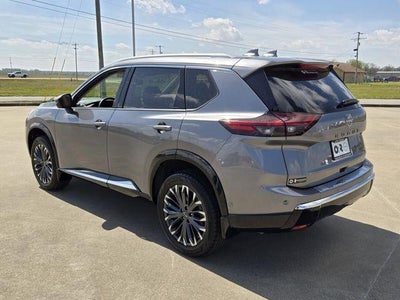 2025 Nissan Rogue AWD Platinum