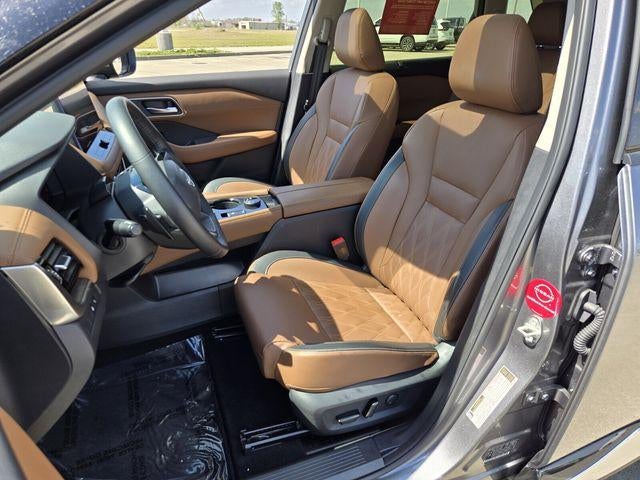 2025 Nissan Rogue AWD Platinum