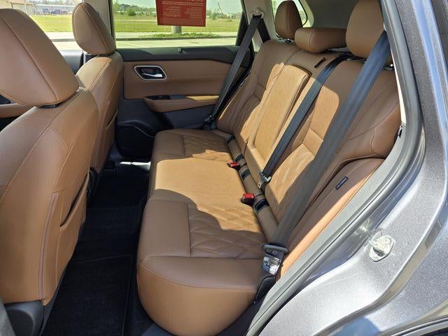 2025 Nissan Rogue AWD Platinum