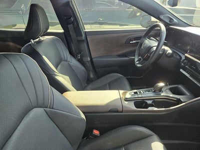 2023 Toyota Crown Limited AWD (Natl)