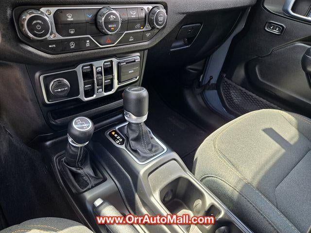 2025 Jeep Gladiator Nighthawk 4x4 *Ltd Avail*