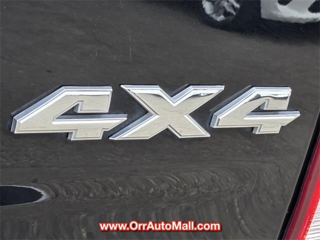 2023 RAM 1500 Classic SLT 4x4 Crew Cab 5'7" Box