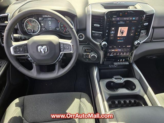 2025 RAM 1500 Big Horn 4x4 Crew Cab 5'7" Box