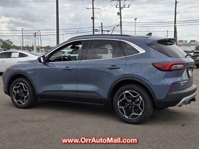 2026 Ford Escape Platinum AWD