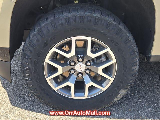 2021 GMC Canyon Crew Cab Short Box 4-Wheel Drive AT4 w/Cloth