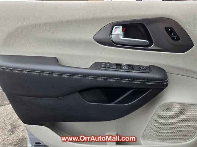 2024 Chrysler Pacifica Touring L FWD