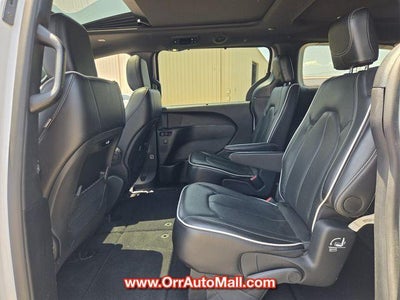 2025 Chrysler Pacifica Limited FWD