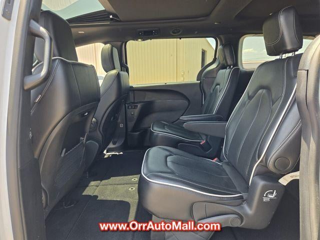 2025 Chrysler Pacifica Limited FWD