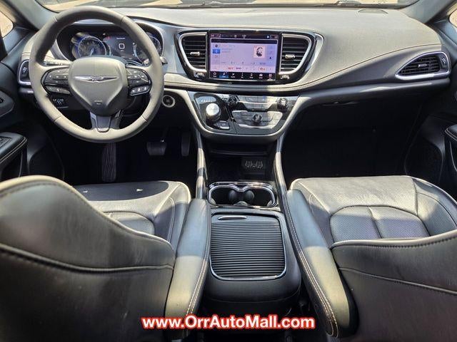 2025 Chrysler Pacifica Limited FWD
