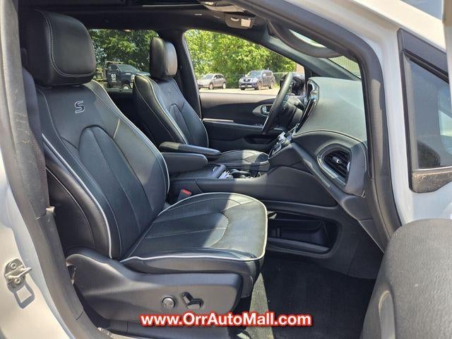 2025 Chrysler Pacifica Limited FWD