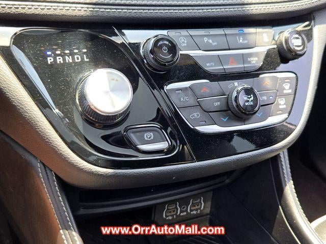 2025 Chrysler Pacifica Limited FWD