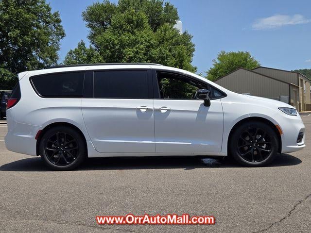 2025 Chrysler Pacifica Limited FWD