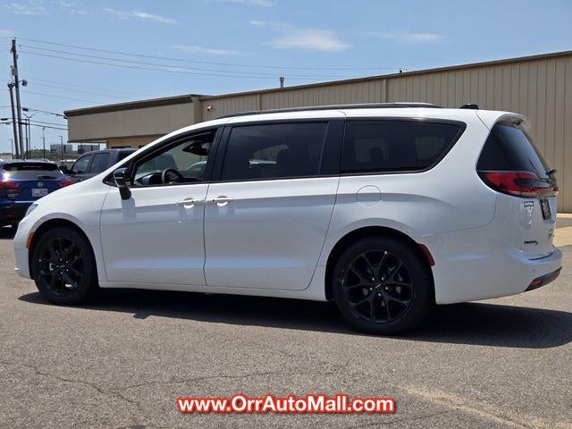 2025 Chrysler Pacifica Limited FWD