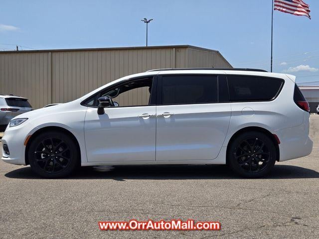 2025 Chrysler Pacifica Limited FWD