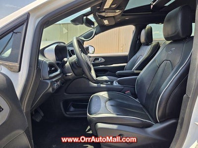 2025 Chrysler Pacifica Limited FWD