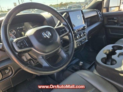 2023 RAM 3500 Tradesman 4x4 Crew Cab 8' Box