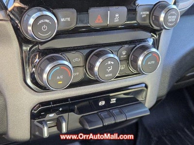 2023 RAM 3500 Tradesman 4x4 Crew Cab 8' Box